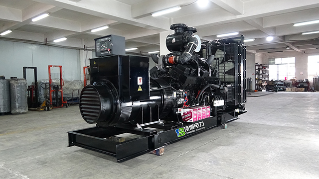 640kw康明斯 (4).jpg